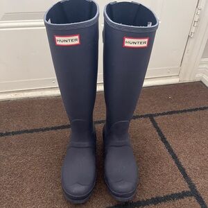Hunter Classic purple rain tall Boots, US 6
